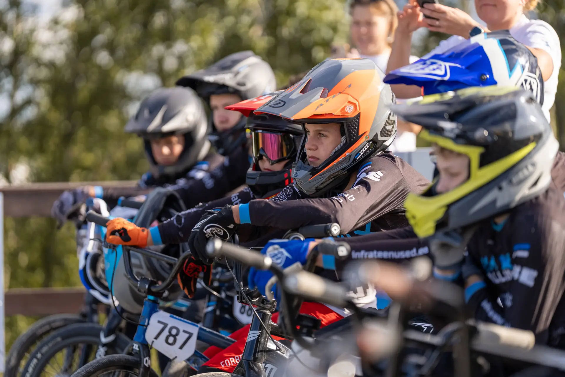 BMX Tallinn kutsub kõiki BMX-krossi sõpru Eesti BMX-krossi hooaja viimastele võistlustele, mis toimuvad 16.–17. augustil 2025 Uuesalu jalgrattakrossi rajal. Lau